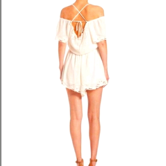 Free People White Romance Cold Shoulder Romper Size XS - Picture 2 of 8